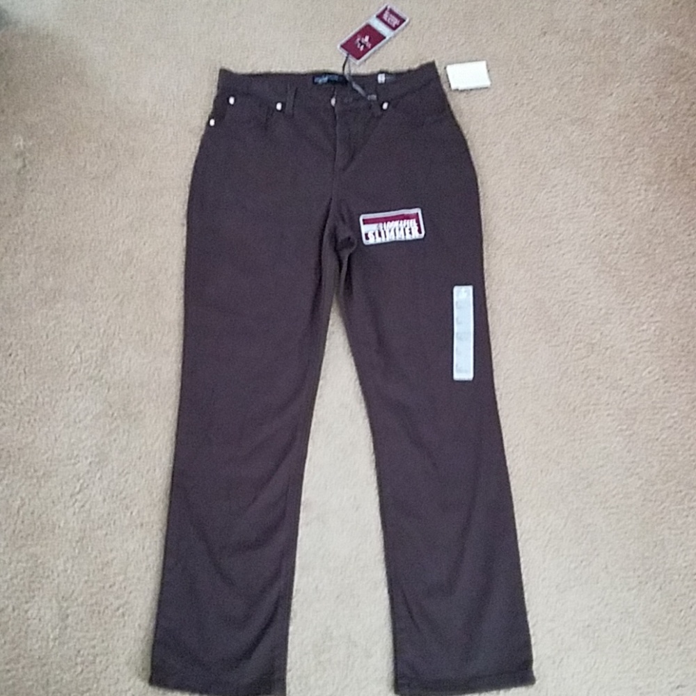 LEE PLATINUM LABEL JEANS. SIZE 8.